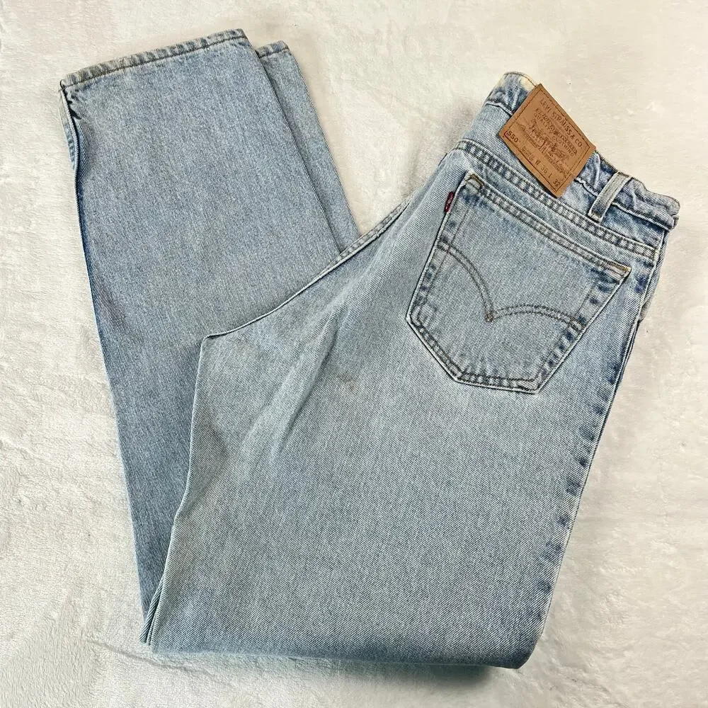 Levi’s vintage 550 Relaxed Tapered Leg light wash blue jeans men’s size 34x31